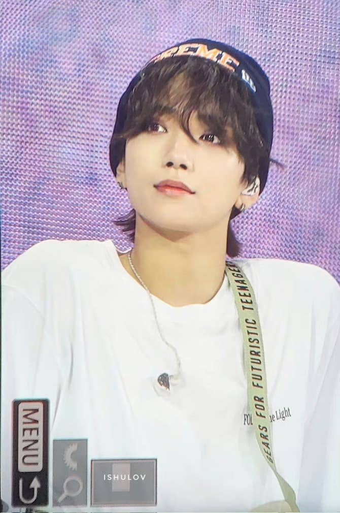 SEVENTEEN 커뮤니티 포스트 是笑起来很好看眼睛会弯弯的小宝🫶🏻 (这顶帽子兼米宝有带过 先嗑🪥🔥)