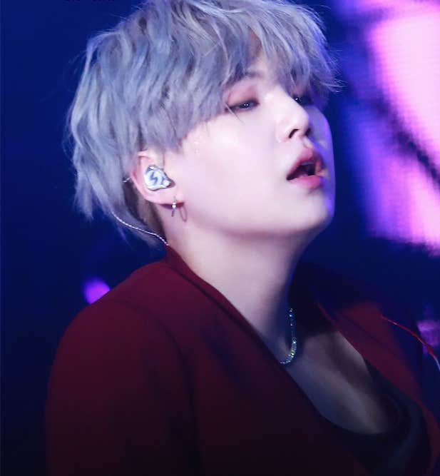 BTS Community Post - 윤기!!!!! ᅲᅲᅲᅲ 건강 조심해. 하아... 외로워진다. 마지막으로 멋진 모습을 보여 ...