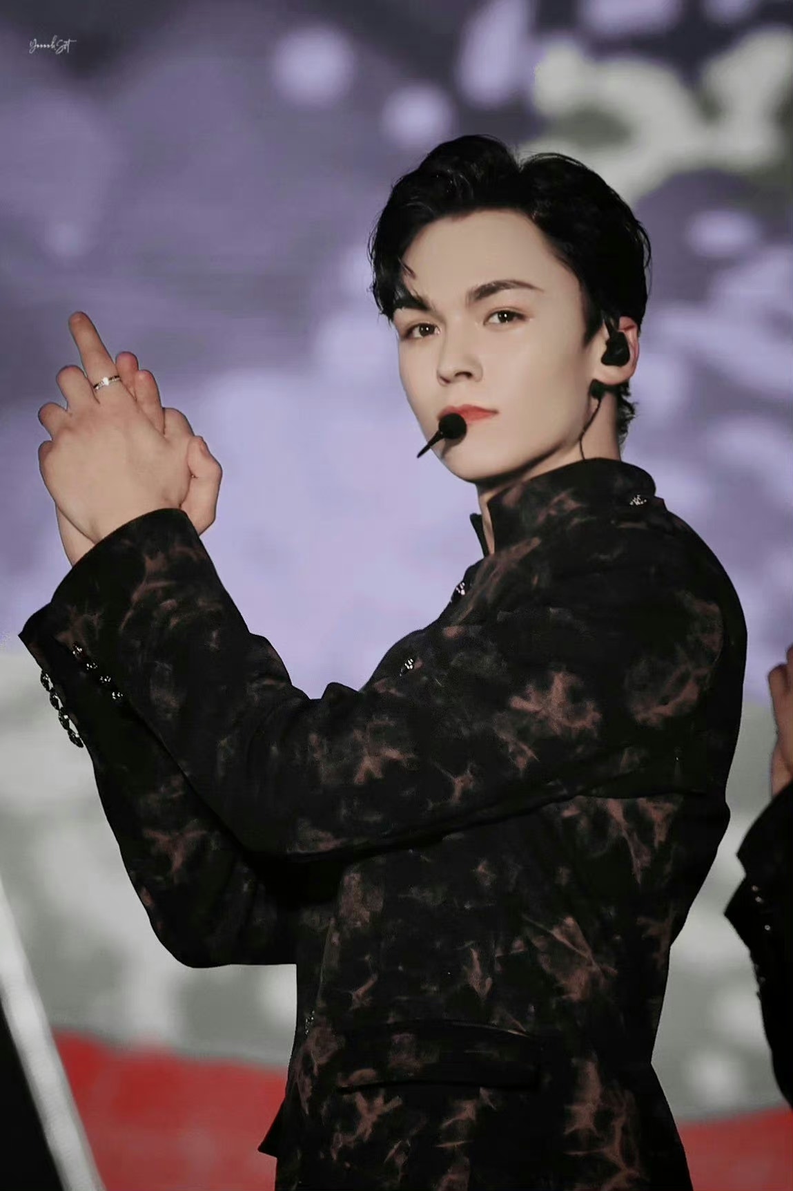 seventeen-community-posts