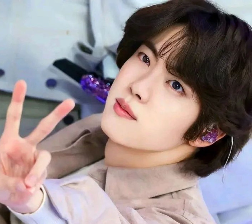 Bts Community Posts Dear Jin From Army 진군💜고생 많으십니다🙇‍♀️ 내일부터 또 새로운