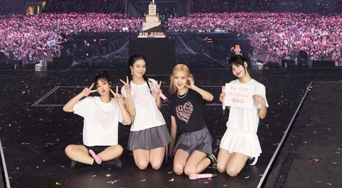 BLACKPINK Community Posts - BLACKPINK 🐼🤩