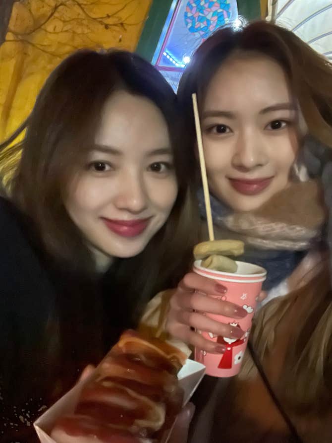 Cherry Bullet Community Posts - 🦊🐱🎂🎉👏🩷 - MAY