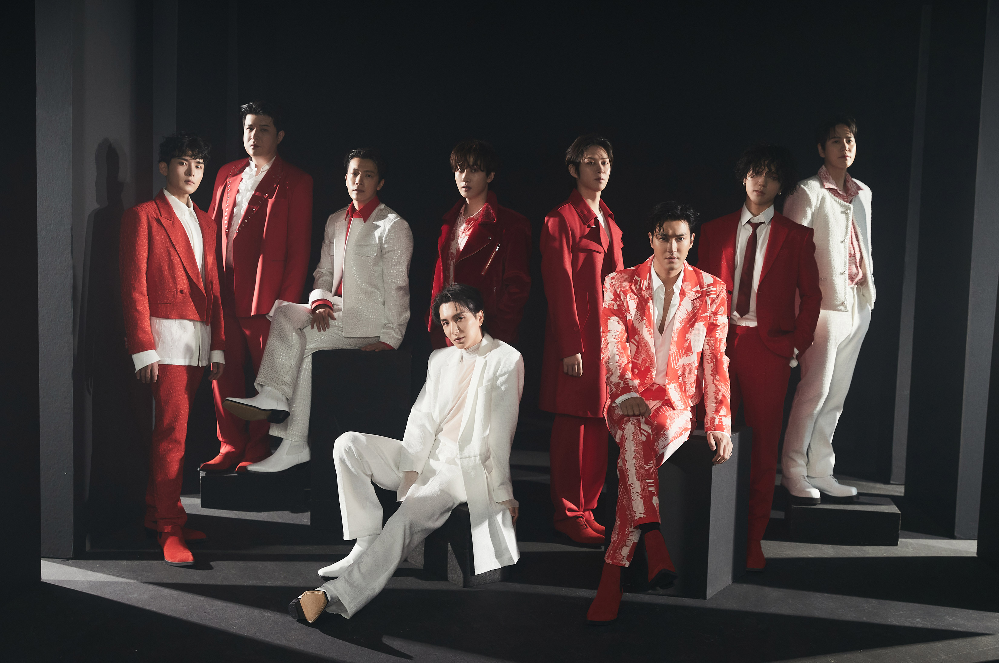 Official profile and news from SUPER JUNIOR