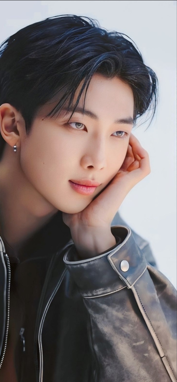 BTSコミュニティの投稿 - ナムジュン🫶♥ Happybirthday!!!🎂 大人とは