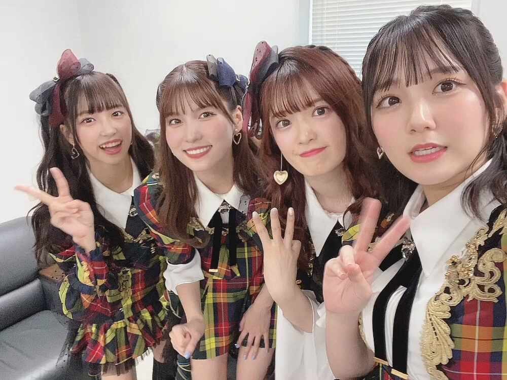 AKB48 Community Posts - 今日は、静岡空港除幕式でした🗻   4人の写真