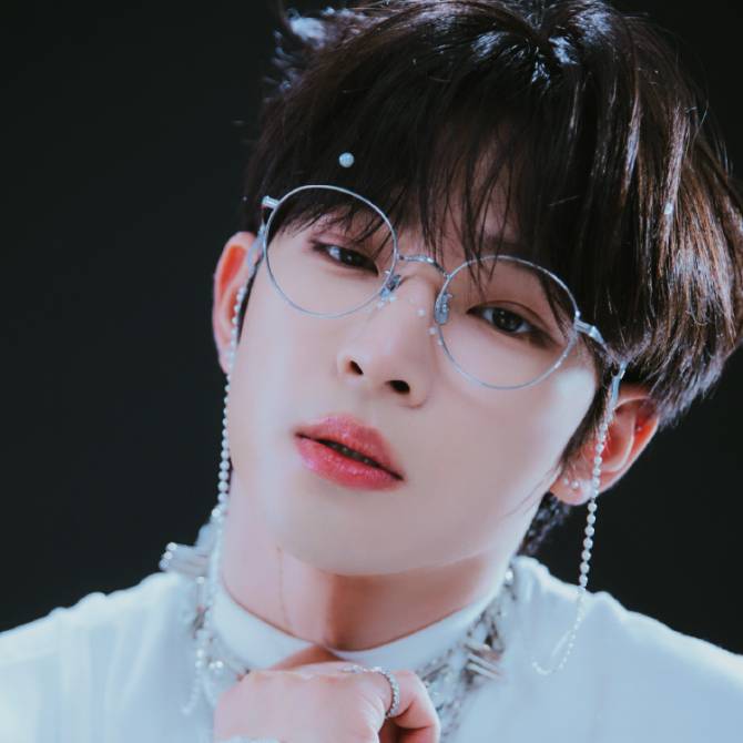 Most recent profile image for ONEUS LEE DO