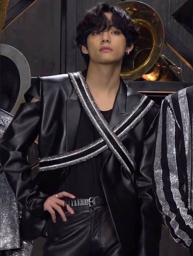 BTS Community Post - 태형아 사랑해! 당신은 현재 가장 핫하고 가장 인기있는 kpop 아이돌이고 당신의 앨범은 ...