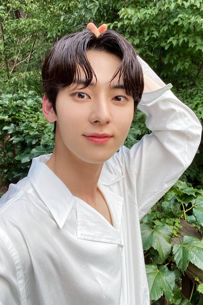 HWANG MIN HYUN 커뮤니티 포스트 - 서율아 우리 떠나지마 🍑🍑🍑🍑 HWANG MIN HYUN 커뮤니티 포스트 - 서율아 우리 떠나지마 🍑