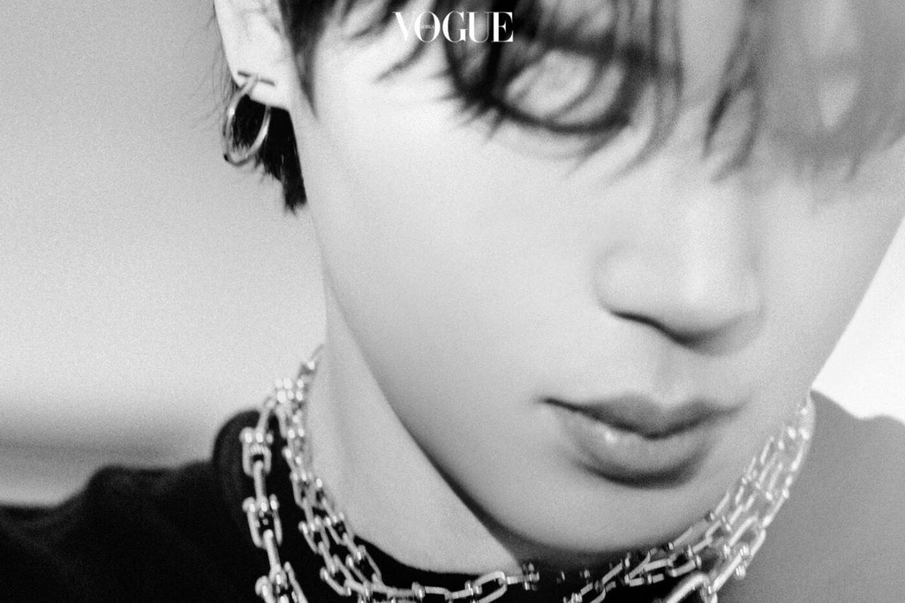 BTS Community Post - #jimin 😻🙊💜 #voguekorea