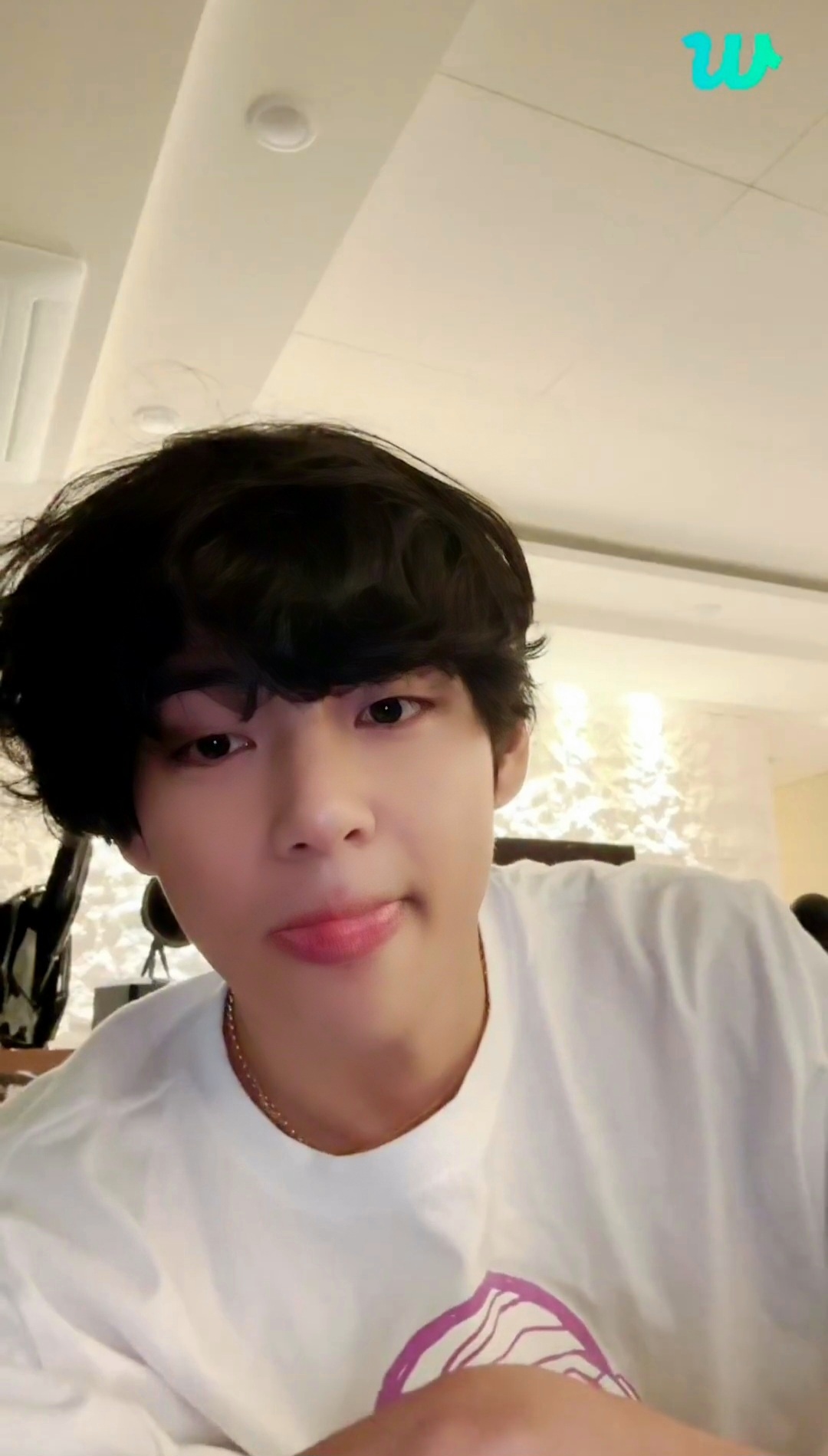 BTS社群貼文 - 大好きなテテ🐻🌃✨ 良い毎日を過ごしてますか？ テテが