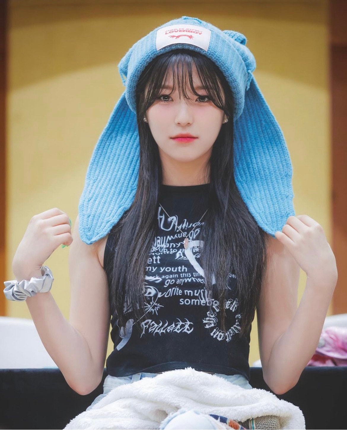 fromis_9 Community Posts - 히히 백지헌 덕분에 예쁜 짤 나도 많이 얻어간다