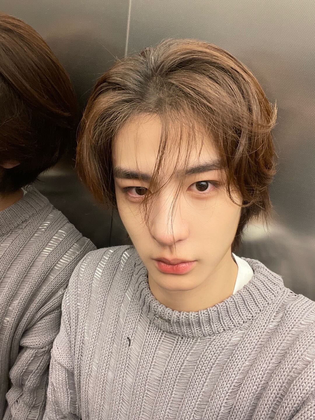 BOYNEXTDOOR Community Posts - 잘 자요 🖤 😉 - LEEHAN