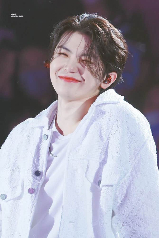 SEVENTEEN Community Post - 우지시🍚🩷 1️⃣1️⃣:2️⃣2️⃣🩵 우아해 ς(>‿