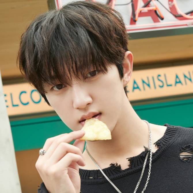 Most recent profile image for Golden Child Bong JaeHyun