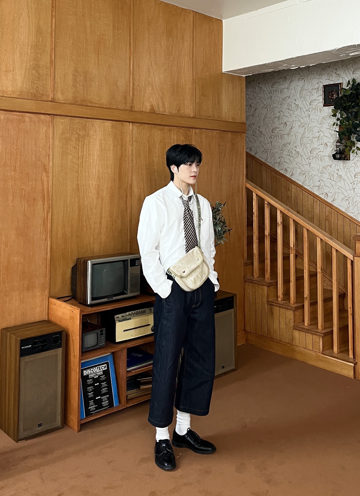 저흰 다음 주를 위해 열심히 달리고 있습니다! 기대해 주세요😁 - 제이더 WHIB 커뮤니티 포스트 - 오늘은 데뷔 전 마지막 주말이에요!즐거운 