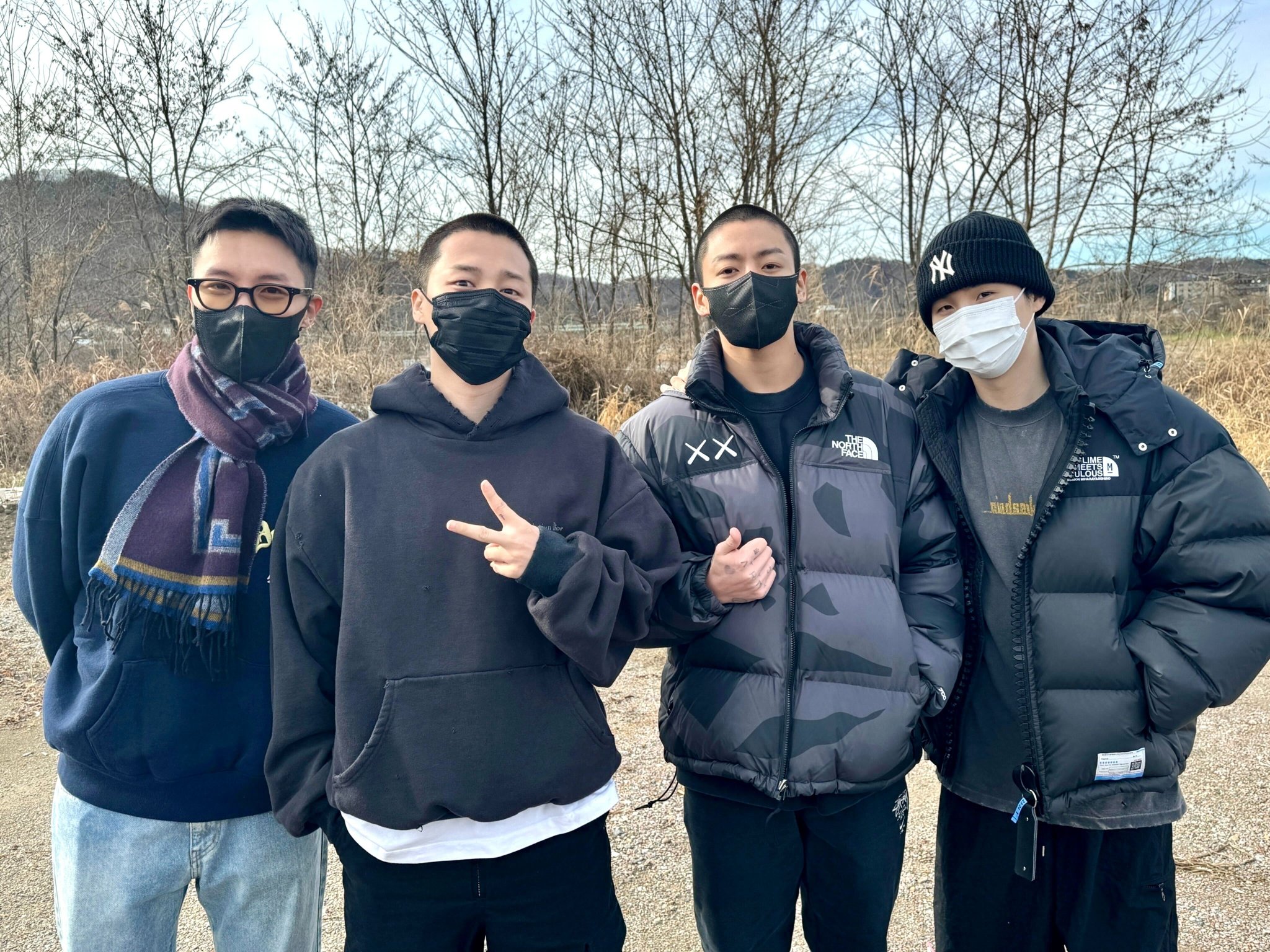 BTS 커뮤니티 포스트 - 2023年12月12日 グクミンの入隊日 全員