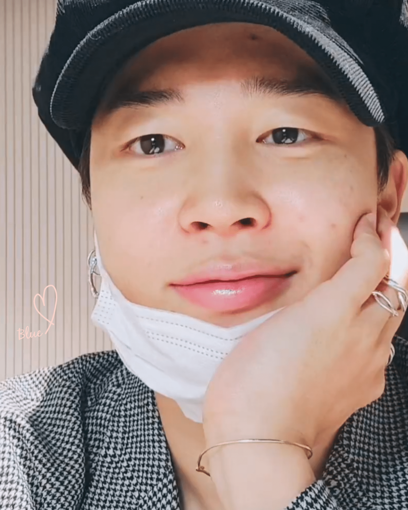 Bts Community Posts 지민 좋은 아침🍀 오늘도 지민의 행복을 기원합니다 하루를 무사히 보낼 수 있기를😌💛