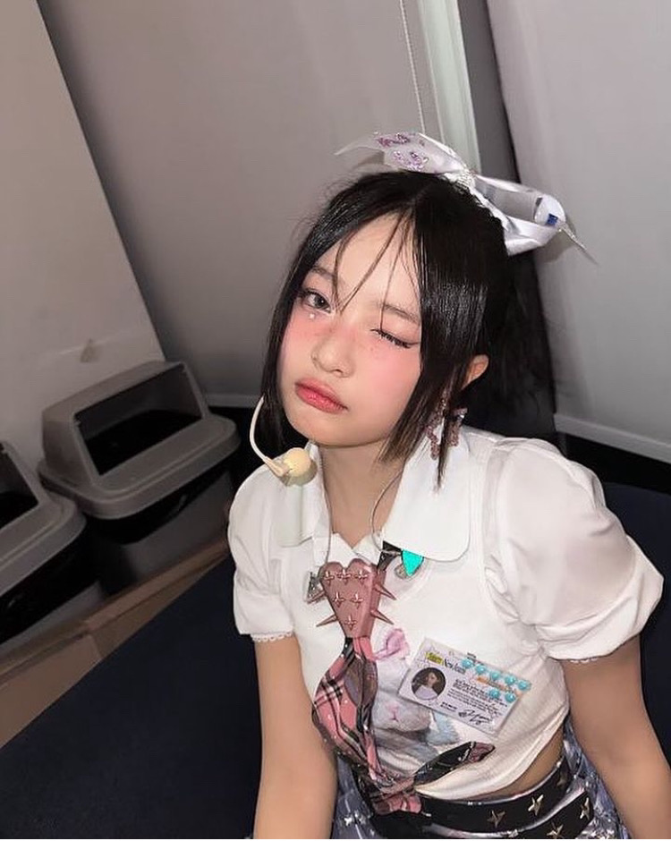 NewJeans Community Post - 💧🥟 🩷🩷