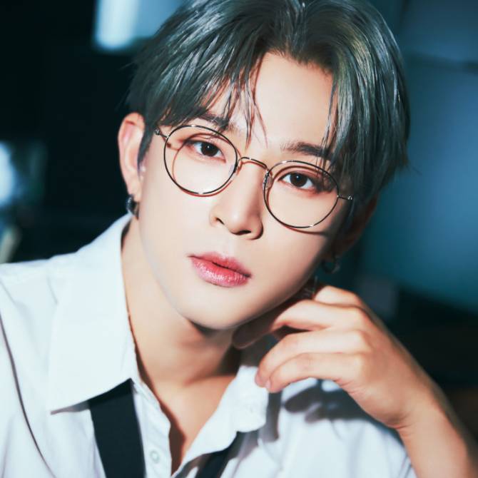 Most recent profile image for ONEUS LEE DO