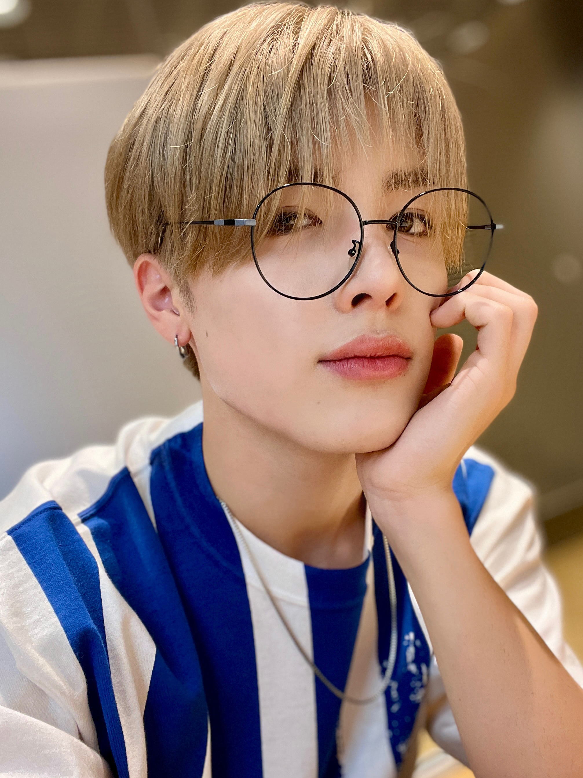 &TEAM 커뮤니티 포스트 - 🤓or🥰 - MAKI