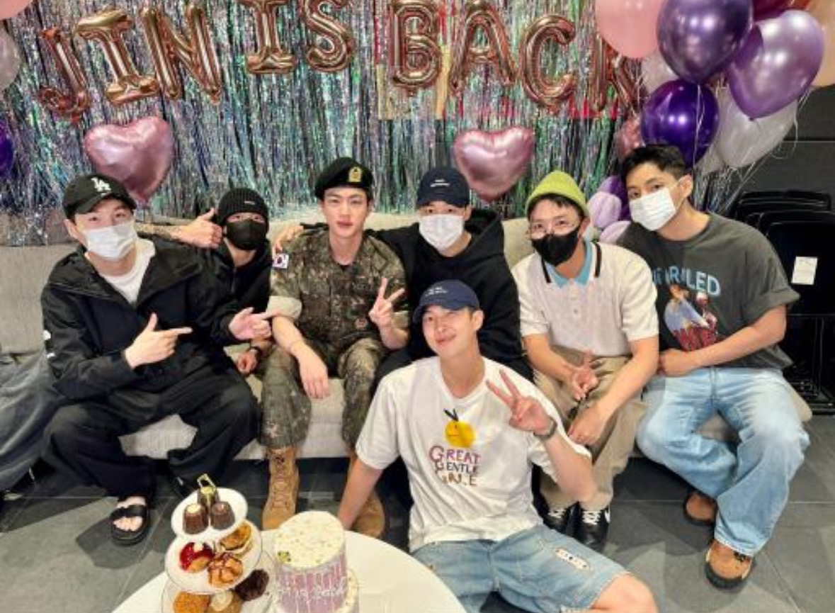 BTSコミュニティの投稿 - Happy 11 anniversary BTS and ARMY