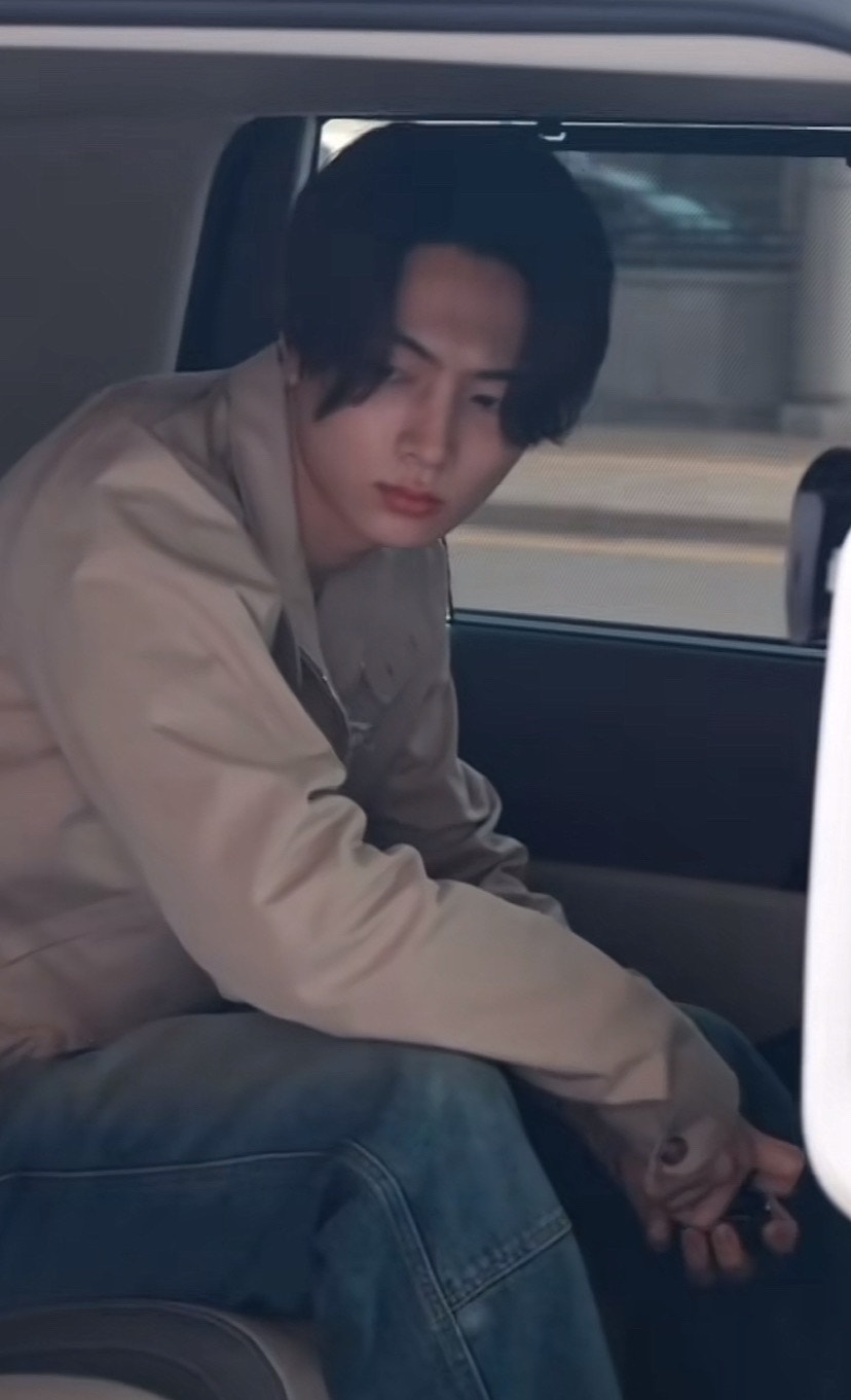 ENHYPEN Community Post - Why does he look so handsome and attractive ...