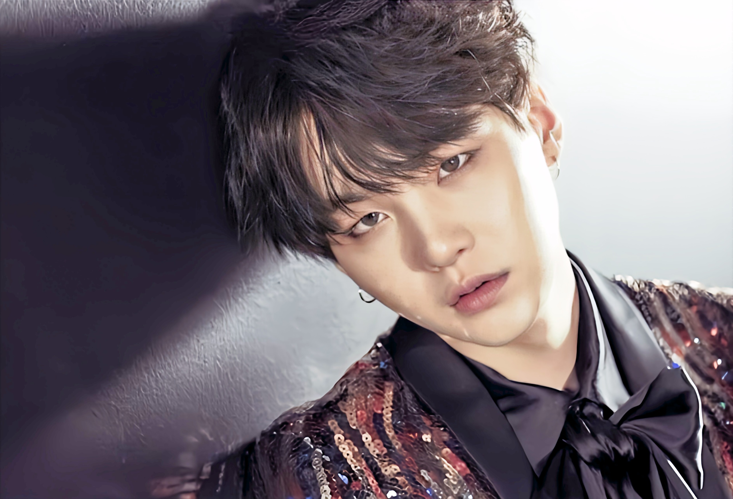 BTS 커뮤니티 포스트 - ユンギ〜すごい色気だなぁ💜 📷公式BIGHIT