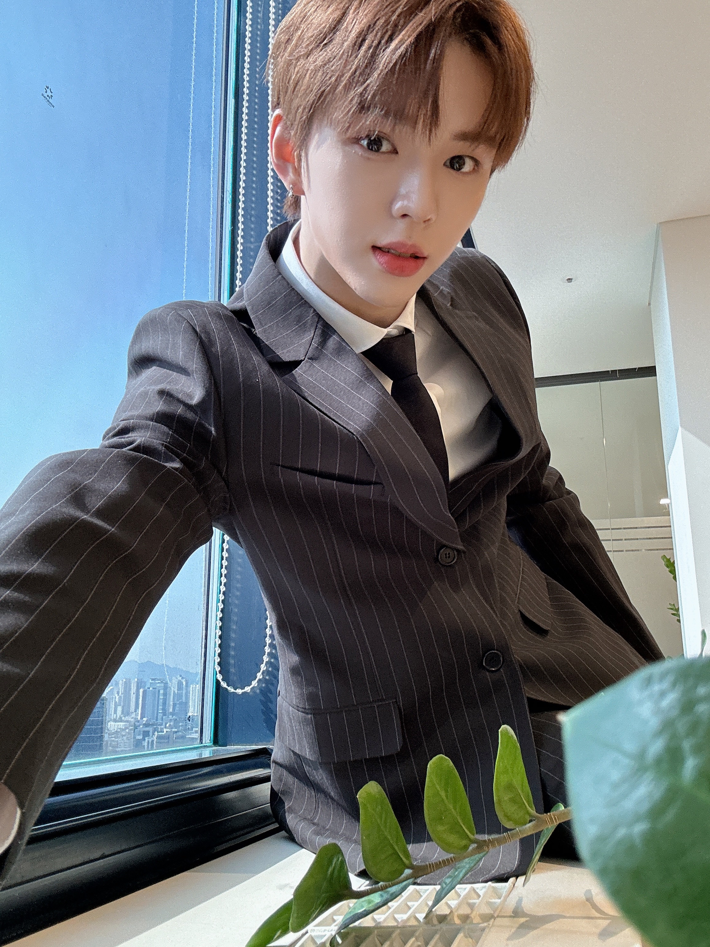 AMPERS\u0026ONE社区帖子 - 🧳🖤 - BRIAN, image size:2316x3088