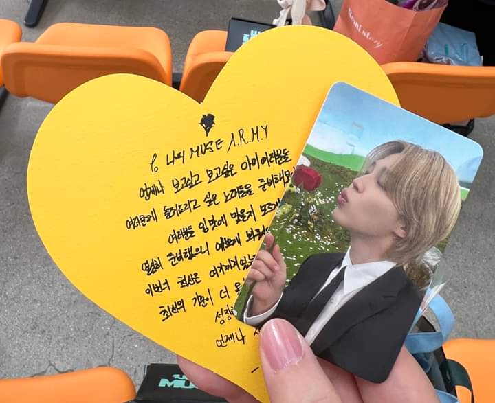 BTSコミュニティの投稿 - ❤️✨JIMIN SMERALDO GARDEN ARMY DAY