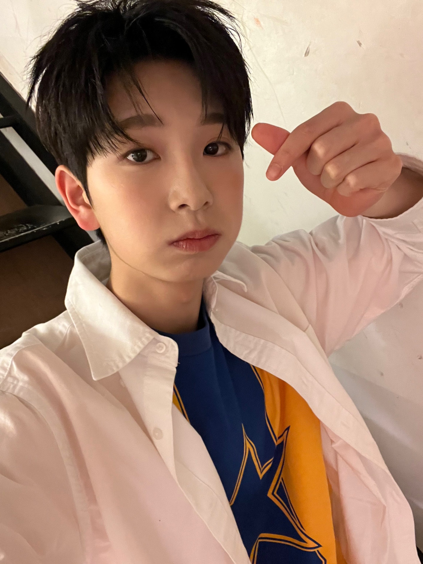 AMPERS\u0026ONE社区帖子 - O, Wonder! 너무 기대 되지않아요? 저희의 첫 포토북 열심히 찍었으니까 많이 많이 사랑해주세요!  - KYRELL, image size:1414x1885