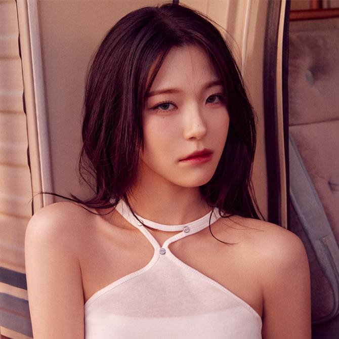 Most recent profile image for fromis_9 BAEK JI HEON