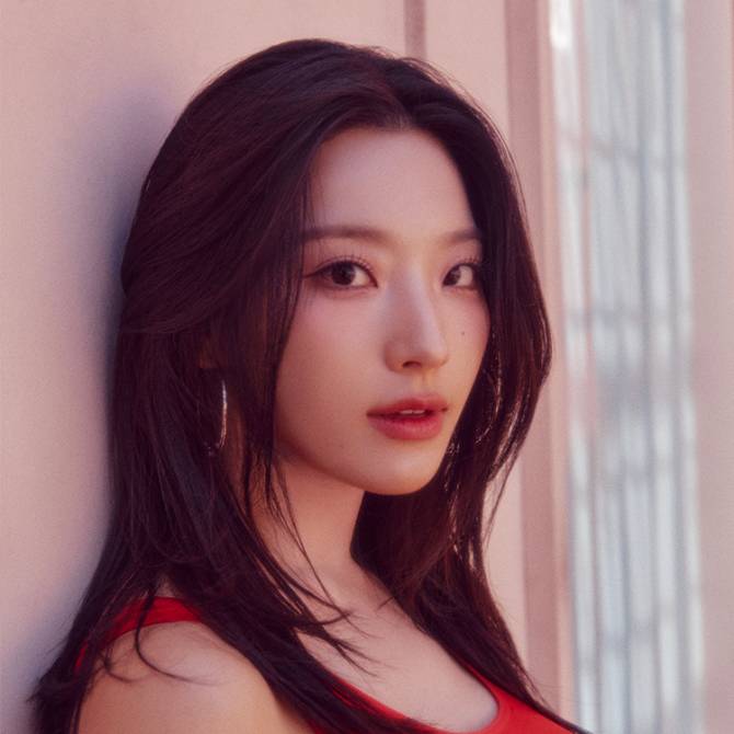 Most recent profile image for fromis_9 LEE SAE ROM