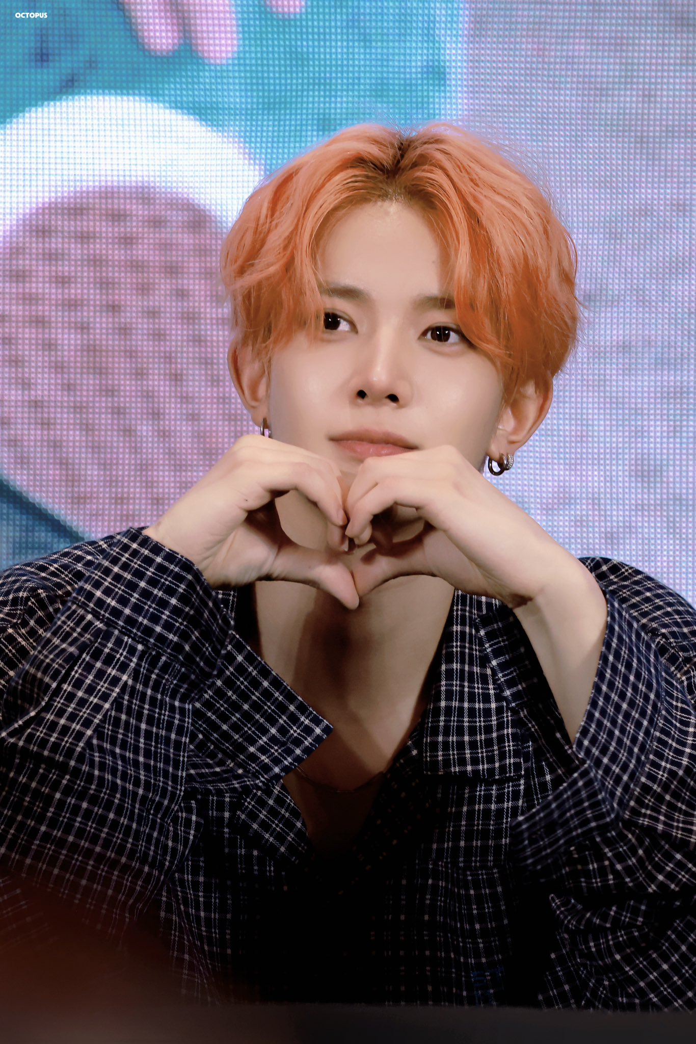 ENHYPENコミュニティの投稿 - 희승이~ 💜 이건 널 위한 거야.. 복복복
