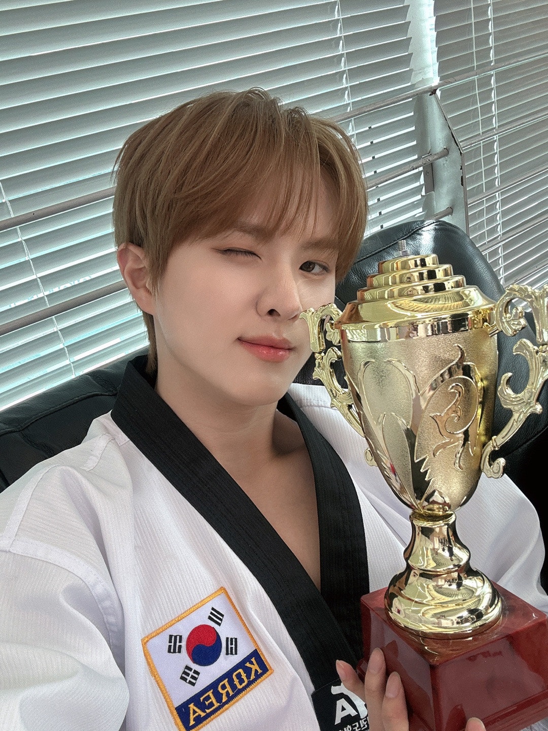The KingDom 커뮤니티 포스트 - 🥋👊🏻 - 아이반