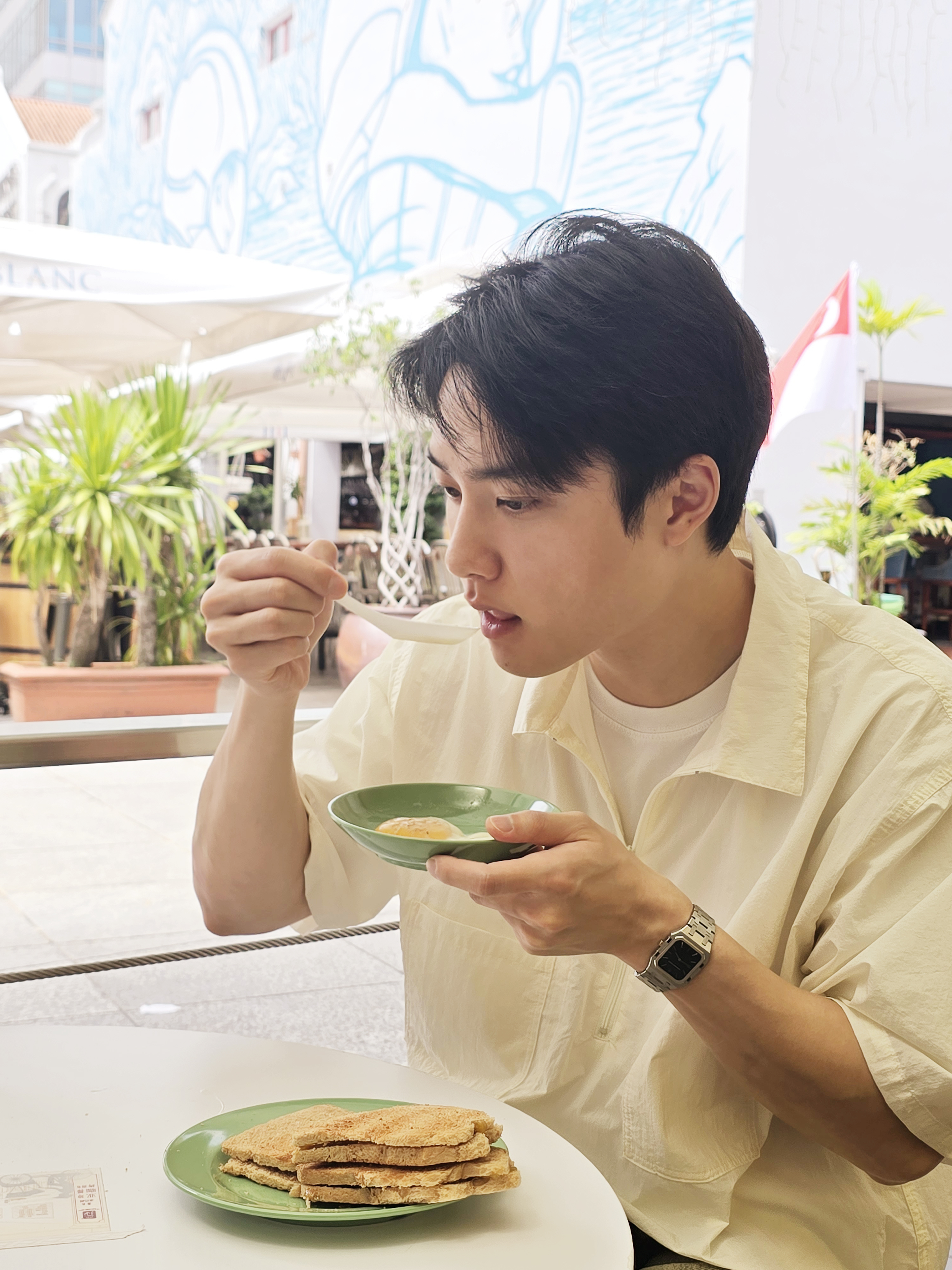 EXO Community Post - tHiS PiNGu tHat LoVeS tO eAt 🐧👑 DOH KYUNG