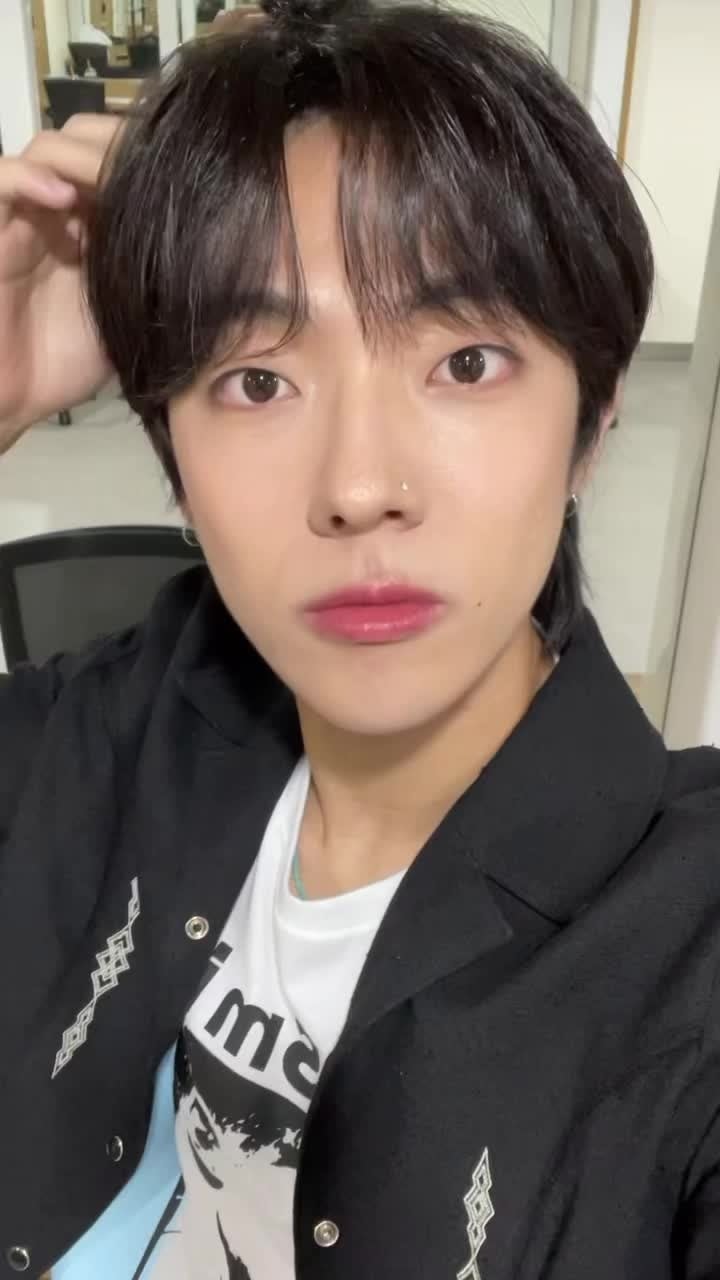 Dragon Pony Community Post - 부산 갔을 때! 어때요 좀 맘에 듦 - An Tae Gyu