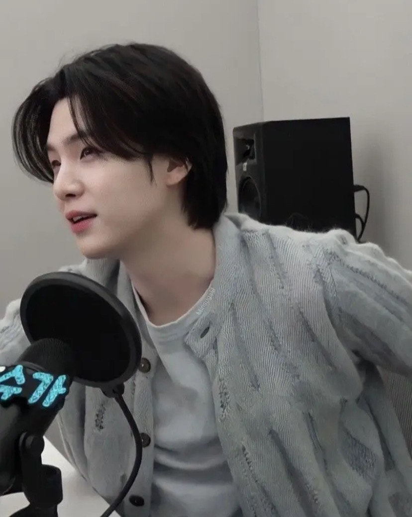 BTS Community Post - 이제 곧 봄이 오는데 윤기 씨는 어디 갔어요🥺