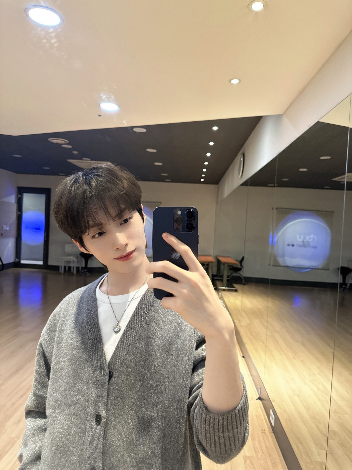 ONEUS Community Post - 사랑해💜 - XION