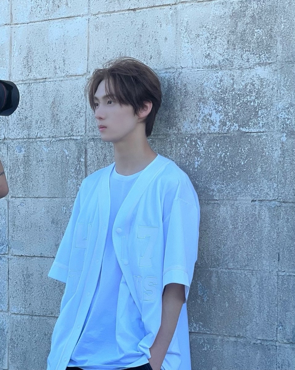 TWS Community Posts - 여러분! 늘 보내주시는 메시지 하나하나 다 열심히 읽고 있어요! 오늘 하루도 파이팅