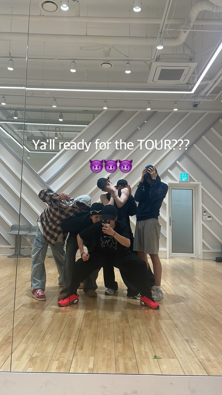 JUST B 커뮤니티 모먼트 - Yall ready for the TOUR??? 😈😈😈 JUST B 커뮤니티 모먼트 - Yall ready for the TO