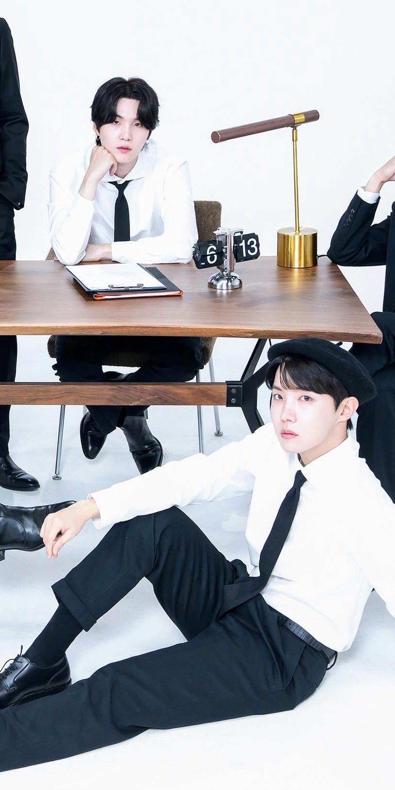 BTS社区帖子 - バンタン、ARMYの皆様、 夜分遅くに、こんばんは！ ホビ