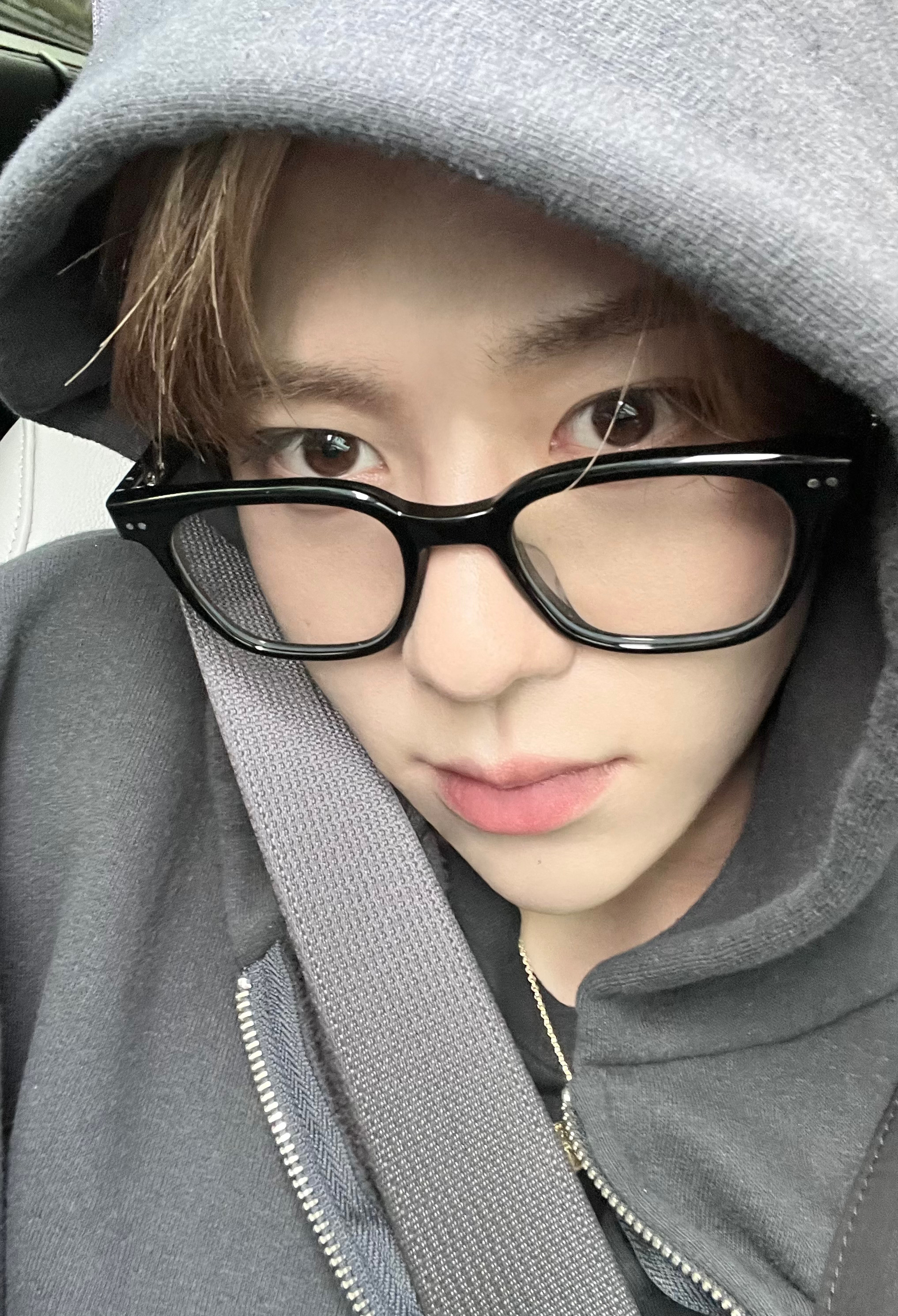 NCT WISHコミュニティの投稿 - 오늘 인기가요 어땠어요? 🏹🍀 전