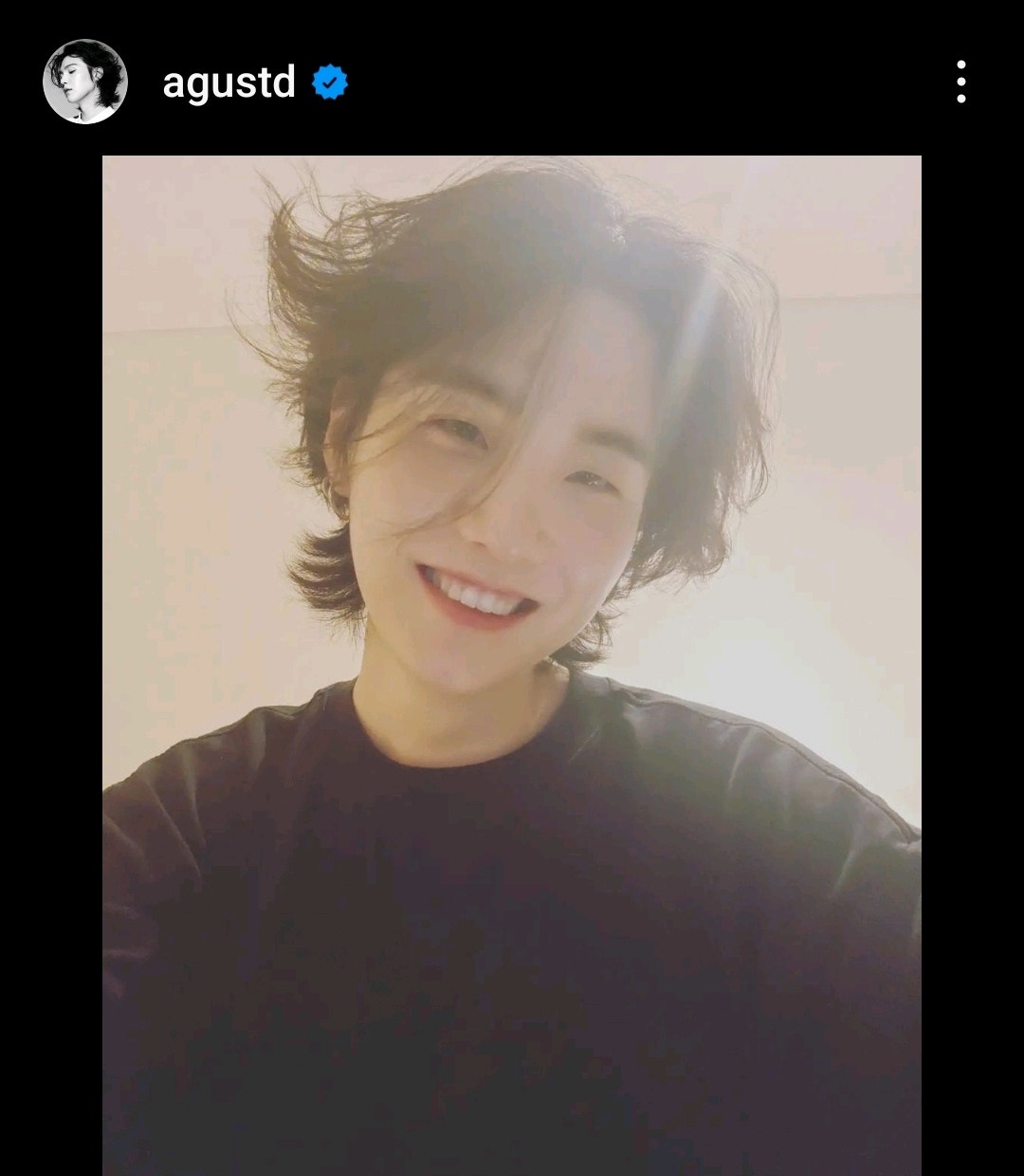 BTS Community Post - ユンギタイム🐈⬛🐾 ちょっと遅刻 ユンギさん💙アンニョン😺 昨日に引き続き今日も雨です☔ こんな日 ...