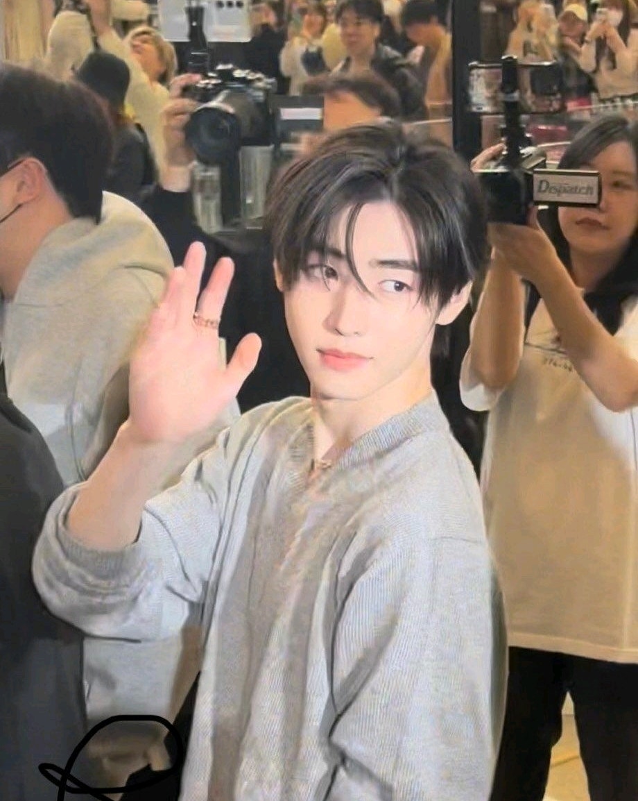 Enhypen Community Posts He Is An Introvert He Doesn T Talk Much Enhypen Community Posts He Is An Introvert He Doesn T Talk Much