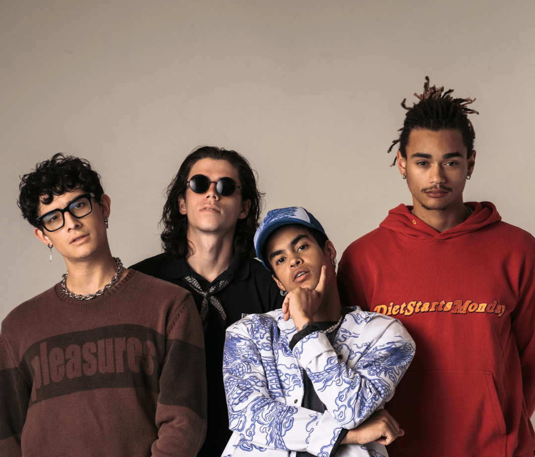Weverse PRETTYMUCH Community