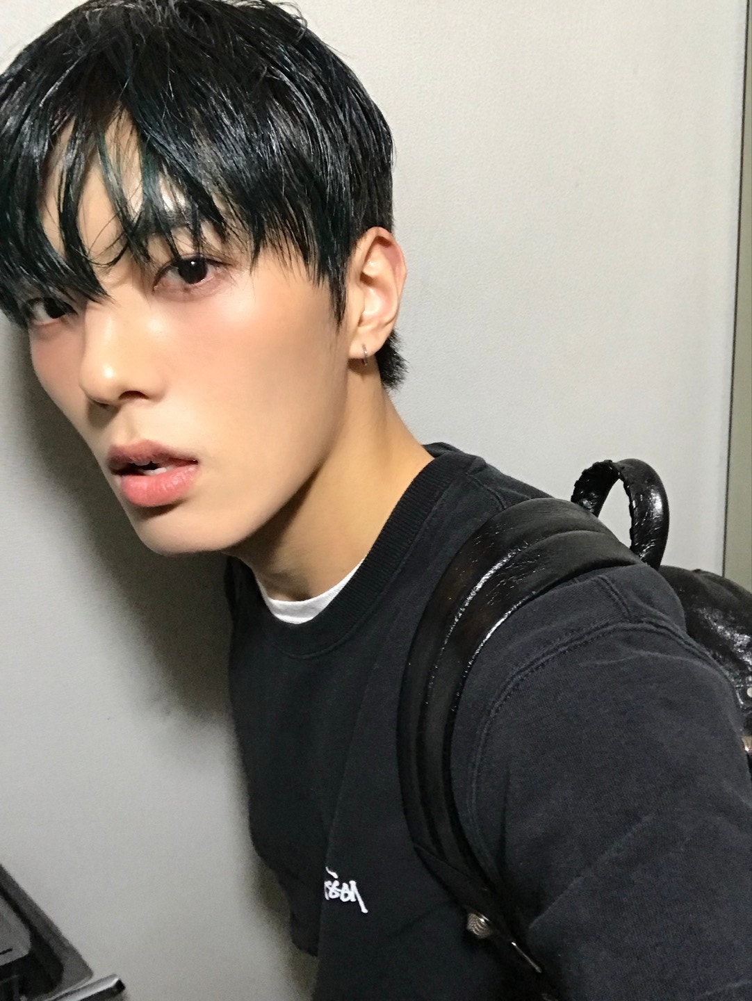 WHIB 커뮤니티 포스트 - 😗 - 이정