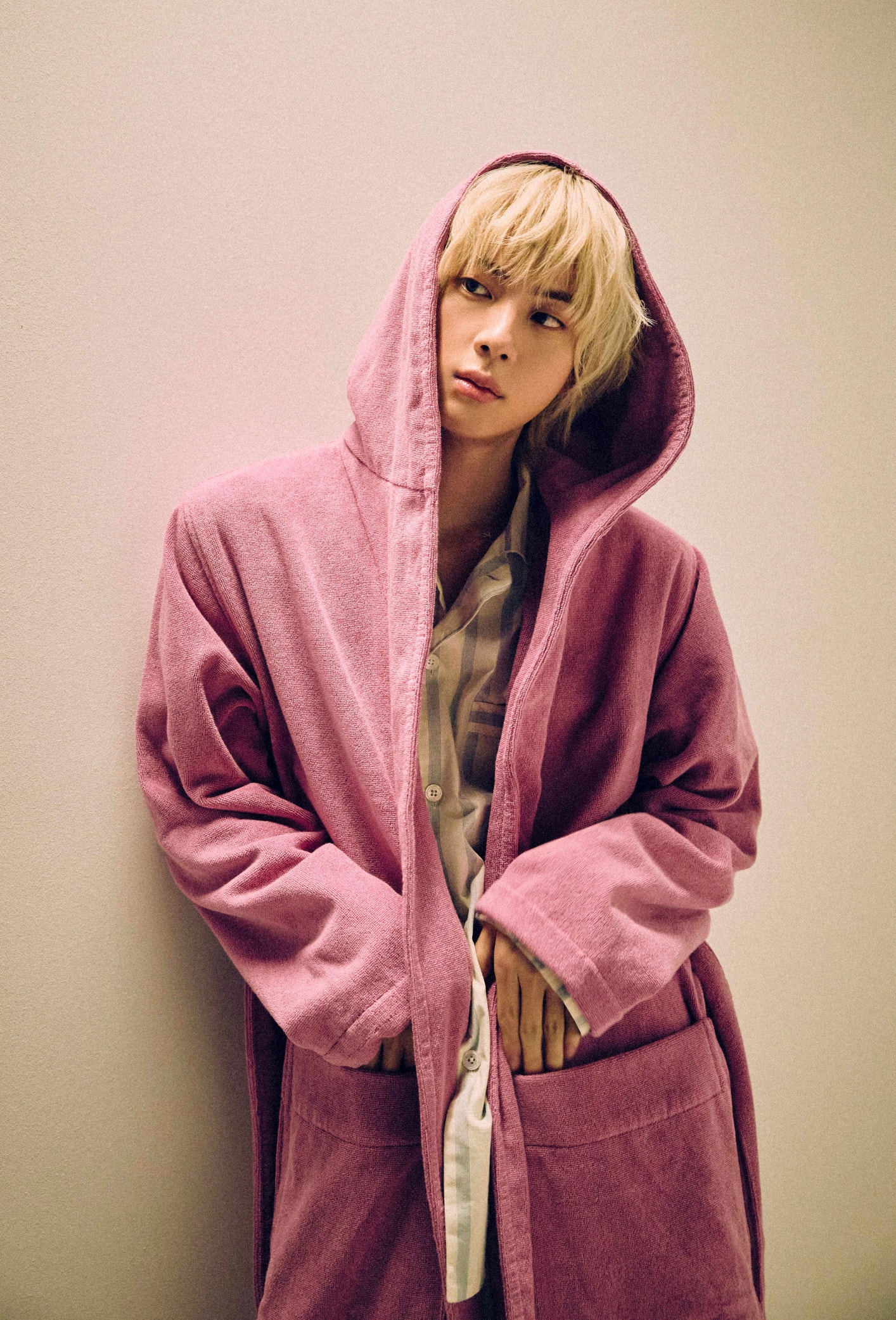 BTS 커뮤니티 포스트 - きゃー😍 誰かと思ったら ジ、ジンくぅーん ️ かっこいい ️ 、かわいー ️、 どっちらも合わせもつジンくん ...