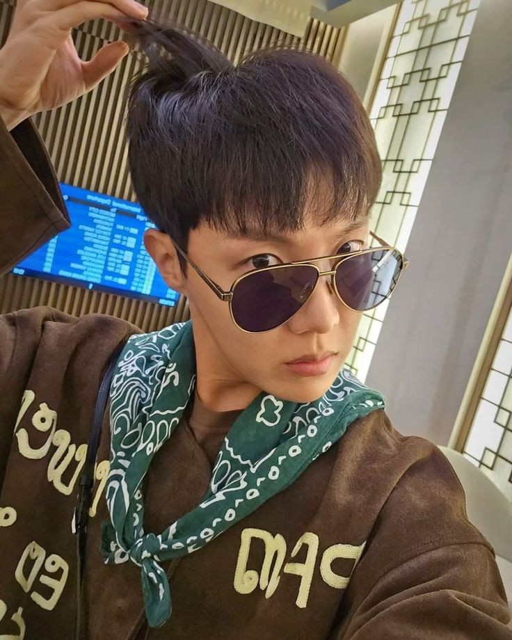 BTS Community Post - 💚✨Hobi at the airport leaving for the US