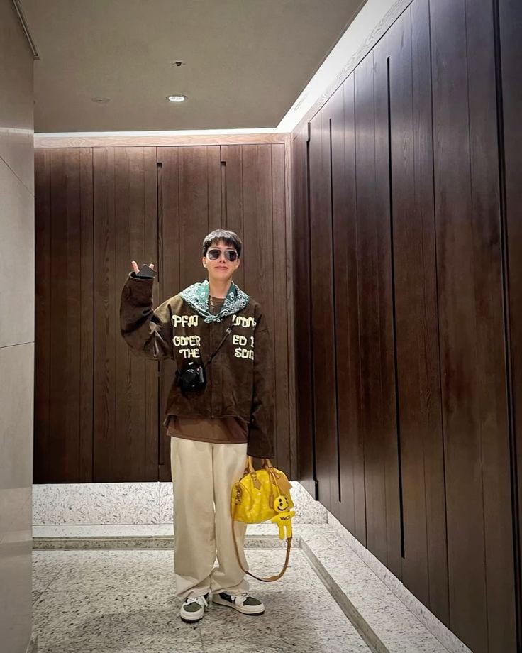 BTS Community Post - 💚✨Hobi at the airport leaving for the US