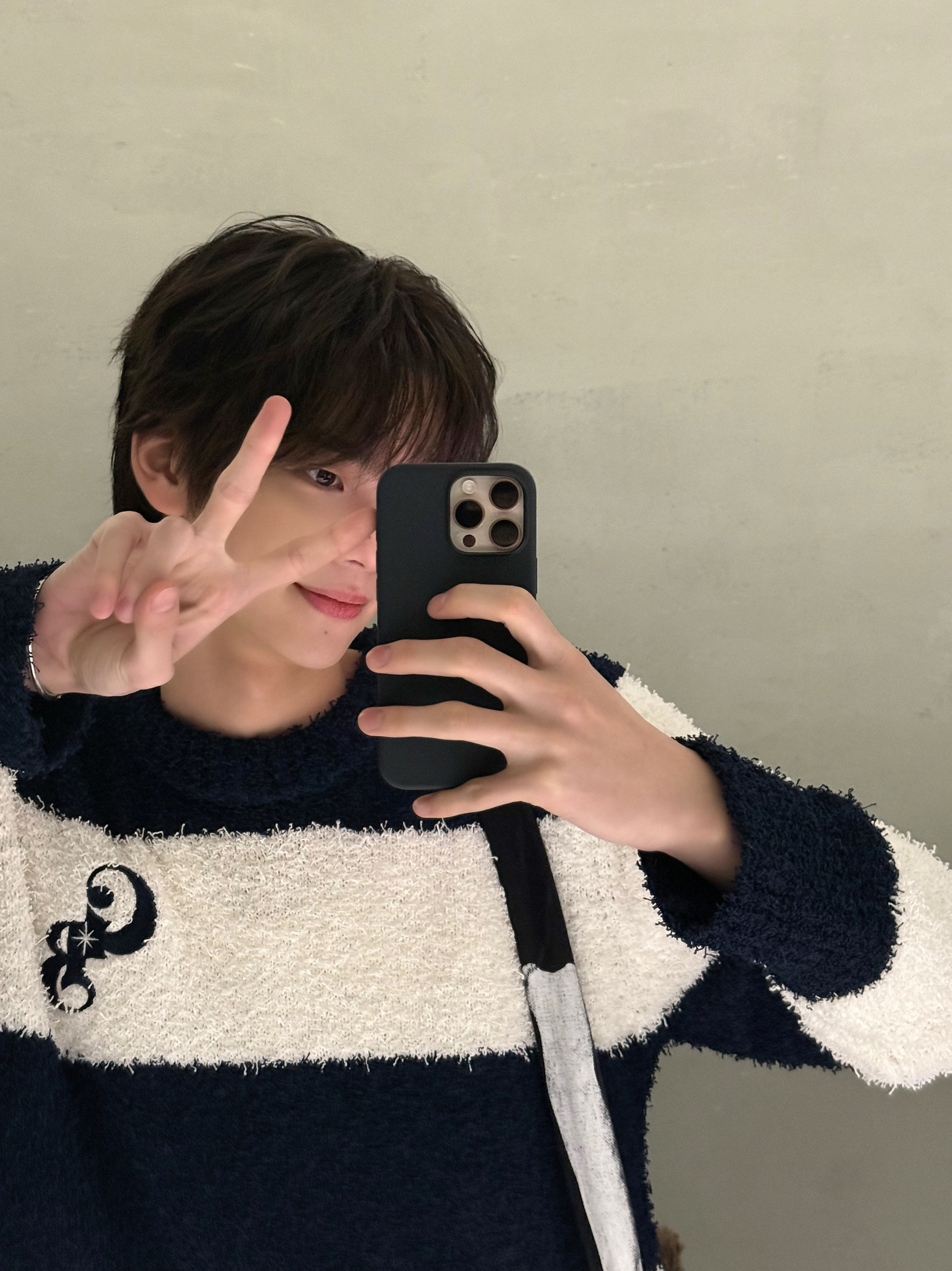 TWS社区帖子 - 42들!! 너무 보고싶어요! 거울 사진 받아라!✌️ - SHINYU